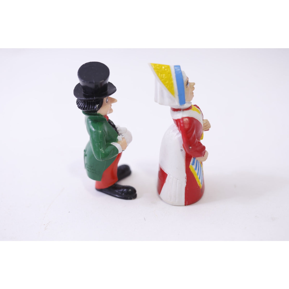 1988 HG Toys Queen of Hearts and Mad Hatter Alice in Wonderland PVC Figures Toy, 251028-WH 289