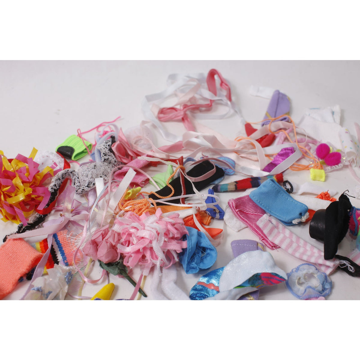 1980s 1990s Big Lot of Barbie Doll Clothes and Accessories ~ 260817-WH 1014