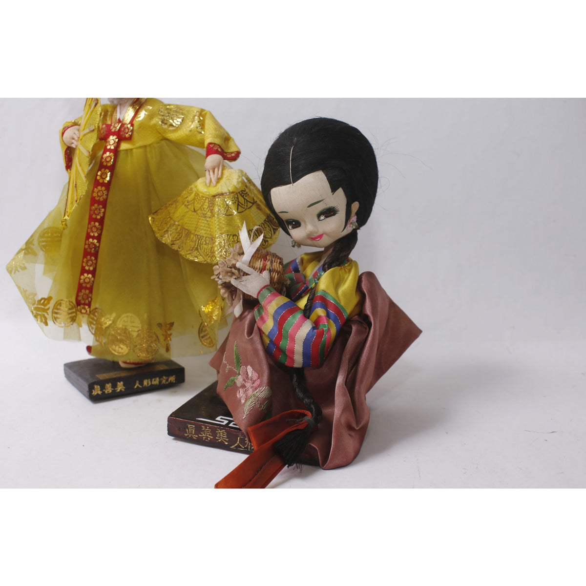 Bradley Style Vintage 1970s Korean Traditional Pose Doll Lot w Wooden Base ~ 260914-WH 1398