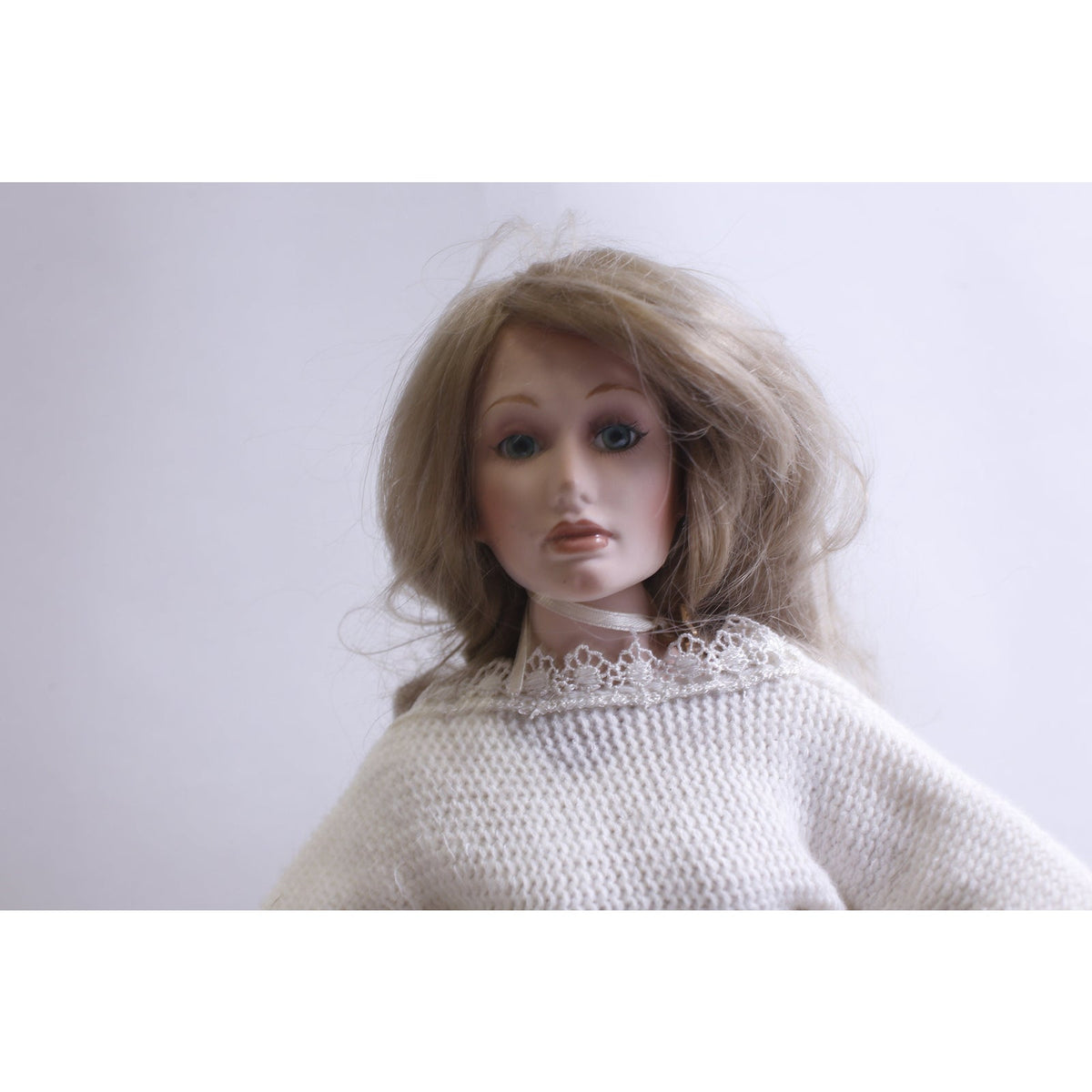 VVV Donna RuBert, Doll, Dressed, Brown Hair, White Sweater, Green Skirt, Wind-up Toy, Poseable, Collectible, ~ 230603-DISV 1293