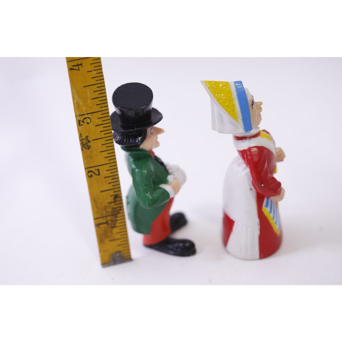 1988 HG Toys Queen of Hearts and Mad Hatter Alice in Wonderland PVC Figures Toy, 251028-WH 289