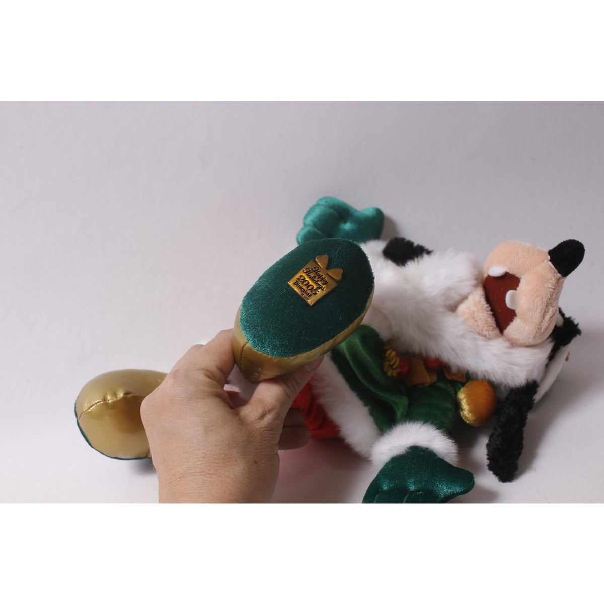 Disneyland Resort 2005 Holiday Goofy Musical Deluxe Plush ~ 260812-WH 946
