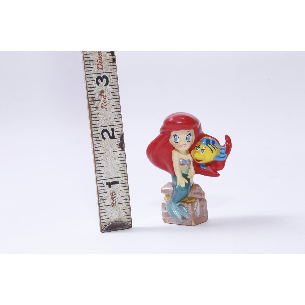 Zizzlingers Disney, The Little Mermaid, Ariel, Flounder Treasury Chest, 2 1/2" PVC Figure, Figurine, Cartoon, Miniature, Toy ~ M-17-03